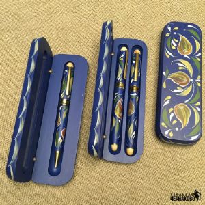 Синие подарочные ручки в футлярах