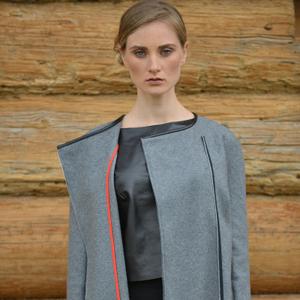 Шерсть светло-серый цвет.