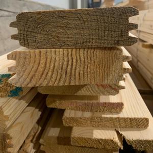 Доска "Минибрус", строганная, сухая, влажность - 12-15%
Размеры: 42х140х6000