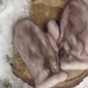 варежки из норки. 