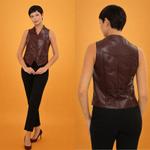 Роскошный приталенный жилет из натуральной кожи