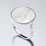 Кольцо Диск с перламутром 15 mm 18,5р. клц - перл 185 106
