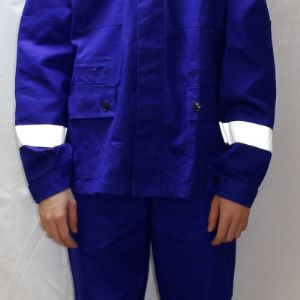 Костюм летний: куртка на поясе + брюки, возможно изготовление по эскизу заказчика в различных цветовых вариантах.