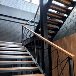 Лестница из массива для СнабАвто