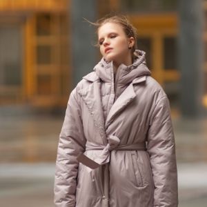Демисезонное пальто с жилетом-манишкой. Жилет можно носить внутри пальто, поверх пальто и как самостоятельный предмет одежды. Утеплитель - Isosoft (Бельгия). Температурный режим до -5 -10 С