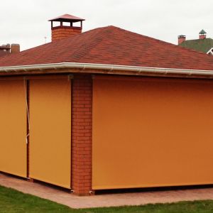 Вертикальные уличные маркизы, частный дом