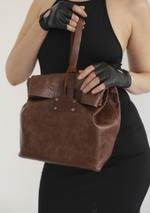 Сумка ланч-бокс в виде крафт пакета из натуральной кожи КРС- Пулл Ап премиум-класса LB/La/MAN/BRW/MD