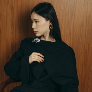 Костюм 4в1. Модель подходит для работы, встреч, мероприятий и повседневной носки. В четырех размерах.