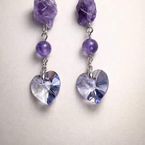 Серьги с аметистом и кристаллами Swarovski. Изысканное сочетание натурального камня и сияющих кристаллов.