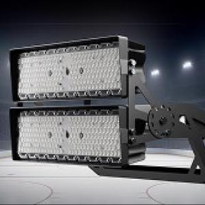 Литой модульный прожектор с широким набором оптик для освещения крытых и открытых пространств