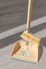 Набор для уборки пола Miley Naturals Foldable dustpan with broom складной совок и щетка 900-976