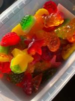 жевательный мармелад, праздничные фигурки из шок. глазури