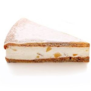 Торт груша-рикотта 
Воздушный бисквит пропитан фисташковой пастой , промазан нежным кремом чиз с добавлением ягод малины .
