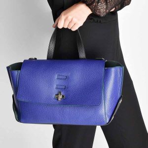 Синяя сумка . Красоте глубокого синего цвета сумочки Trussardi нет границ | Приобрести сумочку Вы можете на сайте casunique.com 