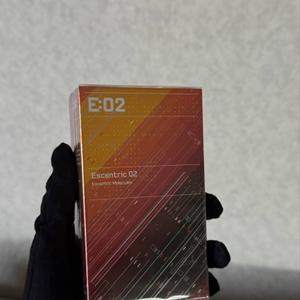 Escentric Molecules 02