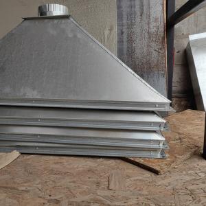 несколько вентиляционных зонтов