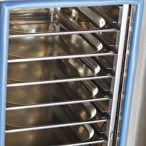 Пароконвектомат внутри