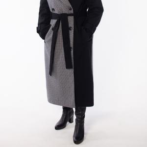 Тренч «Е́CLATVOUS» в цвете Хаки: Элегантность и Стиль в Каждом Образе

Представляем вашему вниманию женский тренч от бренда Е́CLATVOUS — идеальное сочетание моды и комфорта, выполненное из высококачественной шерсти и хлопка. Этот реверсивный тренч в расслабленном цвете хаки станет незаменимым элементом вашего гардероба, легко вписываясь в различные стили и ситуации.

В продаже S (42-44) ; М (44-46); L-(46-48); ХL (48-50)
На модели 42 размер. Параметры модели: рост 160 (94х74х94)
Основная ткань : 85% хлопок 15% полиэстр Вставки: 45% шерсть 40% вискоза 15% полиэстр Подклад : 100% полиэстр
ЕСТЬ И В ЦВЕТЕ ХАКЕ