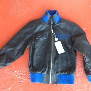 Куртка Armani Цена:90$ размер:4-8,9-14 лет.. 