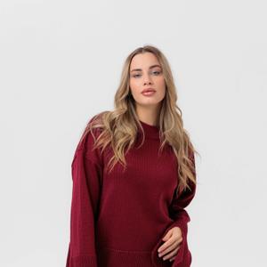 Мягкий и тёплый вязаный свитер женский, комфортный для ежедневного ношения. Хорошо сочетается с различной одеждой и идеально подходит для онлайн-продаж.