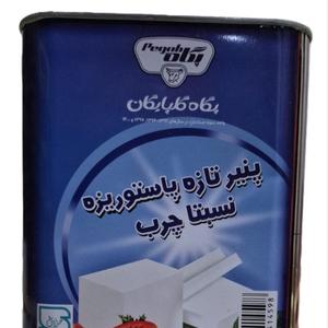 Натуральный Сыр ФЕТА (в рассоле) высшего качества. Сыр идеально сбалансирован
по содержанию соли. Не крошится при резке. Идеально подходит для салатов и других
блюд.
Массовая доля жира в сухом веществе 45%
100% натуральный молочный продукт
Срок годности – 180 суток
После вскрытия – 30 дней
Условия хранения от +4 < + 6 
Упаковка – металлическая банка, 1,8 кг.