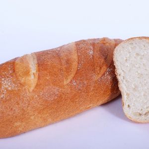 Батон 300г 
Ароматный хлеб из пшеничной муки и ржаной закваски