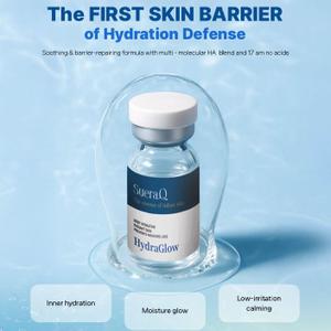 SUERAQ HydraGlow

Профессиональный мульти-гиалуроновый скинбустер для глубокого увлажнения и восстановления кожного барьера

HydraGlow — это интенсивная формула на основе трёх молекулярных фракций гиалуроновой кислоты (низкой, средней и высокой молекулярной массы) в сочетании с комплексом из 17 аминокислот и медным пептидом (Copper Tripeptide-1).

Формула обеспечивает многоуровневую гидратацию кожи:

Низкомолекулярная ГК проникает в глубокие слои дермы

Среднемолекулярная распределяет влагу равномерно

Высокомолекулярная создаёт защитный влагоудерживающий барьер

Дополнительно аминокислотный комплекс:

поддерживает синтез коллагена и эластина

укрепляет кожный барьер

снижает чувствительность

способствует восстановлению после процедур

Рекомендован:

при внутренней сухости и стянутости

для чувствительной и раздражённой кожи

после лазерных и инъекционных процедур

при тусклом и обезвоженном тоне

Объем: 5 мл × 5 флаконов
Текстура: лёгкий прозрачный раствор