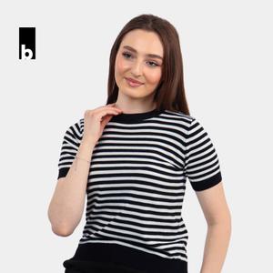 Вязаная футболка в полоску (черно-белая)