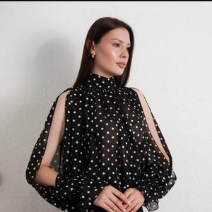 Блузка Black Swan из шифона 
Размеры: S-M, L-XL 
Цвет: на выбор 
Цена: 680 сом 
В стоимость изделия входят:
Составник, размерник и Зип пакет 140мкрн с БРЕНДОМ