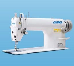 Прямострочная машина JUKI 8100. Промышленная швейная машина  предназначена для шитья легких и средних (средних и тяжелых) материалов.  стежок 5 мм, подъем. лапки-13 мм, скорость 4500 ст./мин., автоматическая смазка. Подробнее на сайте 