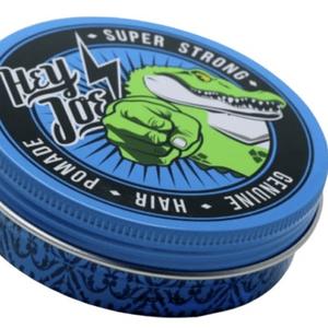 Genuine Hair Pomade Super Strong Помада для волос супер-сильной фиксации 100 мл
Артикул: 230106
Страна производства:Испания
Бренды :Hey Joe
Средство:Помада
Эффект:Гладкость, Фиксация
Применение:Стайлинг
Тип кожи:для всех типов
Ингредиенты:Воск, Касторовое масло
Объём:100 мл