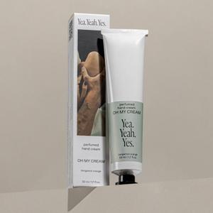 Парфюмированный увлажняющий крем для рук
OH MY CREAM

Миссия —  увлажнить, напитать и перенести тебя в путешествие мечты. Средиземноморский бергамот, сочный лайм и теплые травянистые ноты. Какие картины рисует твое воображение?

Ощущения
мягкая кожа, готовая к прикосновениям

Бергамот, лайм, пряности, табак