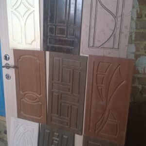 Варианты накладок на железные двери