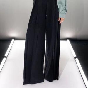 Плиссированные брюки