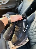 Женские кроссовки