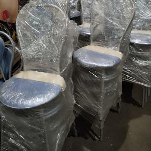 В продаже стулья разных моделей для столовых, кафе. Цена стульев от 1350,00. Возможна поставка стульев разных моделей в разных цветах кожзама, каркаса под заказ.