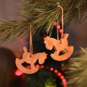 Елочные игрушки из массива дуба