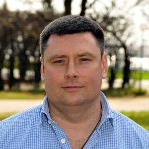 Сергей — ведущий таможенный декларант.
Человек, который говорит с таможней на одном языке и знает все тонкости законодательства. Безупречный подбор кодов ТН ВЭД, грамотная подготовка разрешительной документации и минимизация любых рисков при прохождении границы. С Сергеем таможенная очистка вашего груза проходит быстро, прозрачно, без нервов и скрытых переплат.