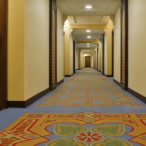 Ковровые покрытия для коридорах
Состав: 80% Шерсть 20% Полиамид
Плотность: 7/8
Высота ворса:8мм
Обшая Высота:11мм
Весь ворса: 837 гр/м2
Обший весы:1944 гр/м2
Основа: Джут
Пожарный сертификат: КМ2