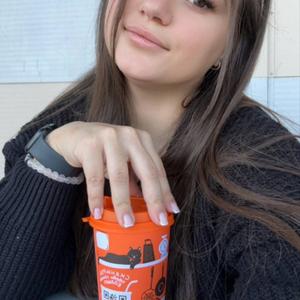 Виктория Слесарева — топ-менеджер по закупкам и поиску фабрик.
Без преувеличения, один из самых быстрых и эффективных менеджеров в сфере ВЭД. Виктория — это турборежим вашего бизнеса. Она виртуозно подбирает надежные производства и проводит строгий аудит их реквизитов (никаких фирм-однодневок и мошенников). Нужно убедиться в качестве до партии? Виктория организует мгновенный выкуп образцов и их оперативную авиадоставку прямо к вам в руки. Максимально быстрые сделки и 100% защита ваших денег.