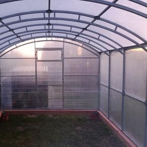 Каркас теплицы "Павильон" - вид изнутри

Ширина – 3м
Высота – 2.2м
Длина – 2,4,6,8м
Описание:
Каркас из стальной оцинкованной профильной трубы размерами:
Торцы 20х30 мм. и перемычка 20х30 мм.
Дуги двойные 20х30 мм. и 20х30 мм., крабовое соединение, 9 продольных перемычек соединяются с дугими в одной плоскости, что даёт полное прилегание поликарбоната ко всей конструкции каркаса , тем самым увеличивает срок службы.
С шагом между дугами 0,65 метра или 1 метр.
2 двери, 2 форточки, евро ручки, 2 крючка.
Полный комплект фурнитуры и кровельных саморезов для сборки теплицы.
Возможность увеличения теплицы на любую длину кратно 2-ум метрам (10,12,14 метров и т.д.)