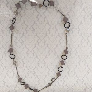 Бусы серые (80см+удл.)
Цена:150руб.
Арт.3644