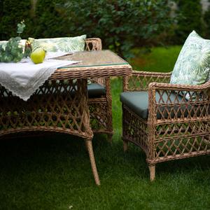 Стол Гайс из искусственного ротанга от Malacca