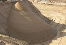 Песок оптом. Поставки песка природного строительного из официального лицензированного карьера Красноармейского района, Самарской области.