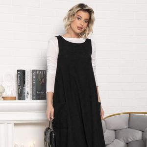 Сарафан чёрный в стиле бохо из красивого вельвета от бренда LT Collection. Форма длинного сарафана нестандартная: объёмный вверх и зауженный к низу. У сарафана заниженные объёмные накладные карманы и широкие бретели. В нашем платье-сарафане вы не останетесь незамеченной! Такая женская одежда прекрасно сочетается как со строгой рубашкой так и с обычной водолазкой!