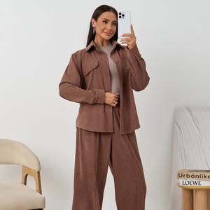 Двойка из вельвета - стильный и уютный комплект: жакет с классическим воротником и прямые брюки. Мягкий вельвет, отличный крой и трендовые цвета ткани.
Шьем под ключ или на давальческой основе.