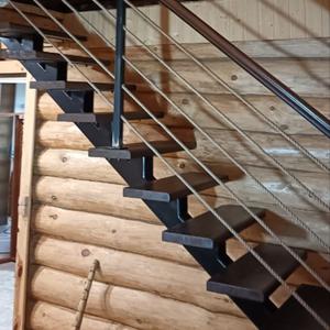 Лестница с перилами