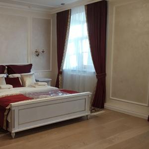 Мебель для гостиницы. Массив дуба/массив сосны. Выполнена по дизайн проекту.