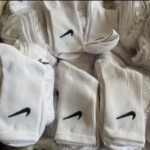 ПРОДАЕМ ТОЛЬКО ОПТОМ и ТОЛЬКО от 500 ПАР!
После закрытия магазина остался остаток носков.
БЕЛЫЕ ВЫСОКИЕ НАЙК (РОССИЯ и КИТАЙ), Цена за пару при минимальной партии 20 руб за пару.
Размеры:
38-41 есть 16000 пар
41-47 есть 15000 пар
БЕЛЫЕ ВЫСОКИЕ С ЧЕРНЫМИ ПОЛОСКАМИ (РОССИЯ), Цена за пару при минимальной партии 20 руб за пару.
Размеры:
38-41 есть 5500 пар
41-47 есть 5500 пар
ЧЕРНЫЕ ВЫСОКИЕ С БЕЛЫМИ ПОЛОСКАМИ (РОССИЯ), Цена за пару при минимальной партии 20 руб за пару.
Размеры:
38-41 есть 550 пар
41-47 есть 550 пар
Носки ВЫСОКИЕ С СЕРДЕЧКАМИ (КИТАЙ), Цена за пару при минимальной партии 17 руб за пару.
Размер:
35-41 есть 3000 пар
Носки СРЕДНЕЙ ВЫСОТЫ С СЕРДЕЧКАМИ (КИТАЙ), Цена за пару при минимальной партии 17 руб за пару.
Размер:
35-41 есть 3000 пар
Носки были связаны на фабрике в Новосибирске, качество хорошее, в составе много хлопка, высокие. Часть носков производство Китай.
Носки находятся в Новосибирске, при покупке всей партии разом отправка за наш счет в любой город России.
Минимальная оптовая партия от 500 пар.
При одновременной покупке всех остатков сделаем скидку и отдадим весь товар за 17 руб пара! Носки с сердечками отдадим за 15 руб пара.
На все носки есть фотоконтент для Вайлдберриз и ОЗОН-предоставим бесплатно.
При покупке минимальной партии отправим в любой город транспортной компанией ПЭК или деловые линии