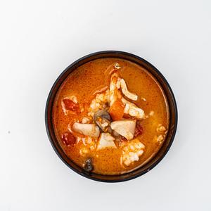 Производим и продаем лучший Том ям в шоковой заморозке! Готовый продукт, после дефростации или разогрева как будто только приготовил, реально ресторанное качество, запрашивайте дегустацию!
Состав: вода питьевая, том ям паста, кокосовые сливки, рыбный соус, стебель лемонграсс, листья лайм, сахар, рис, шампиньоны, креветки, кальмары, томаты черри. Только лучшие ингредиенты.
Срок годности и условия хранения: при -16-18°C 180 суток, после дефростации при+2+6°C 4 суток.